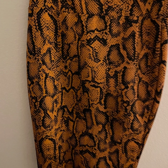 New without tag! Thali Sodi Zippered Python Print Pencil Skirt - Picture 4 of 13